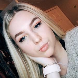 Meet your Posher, Eva